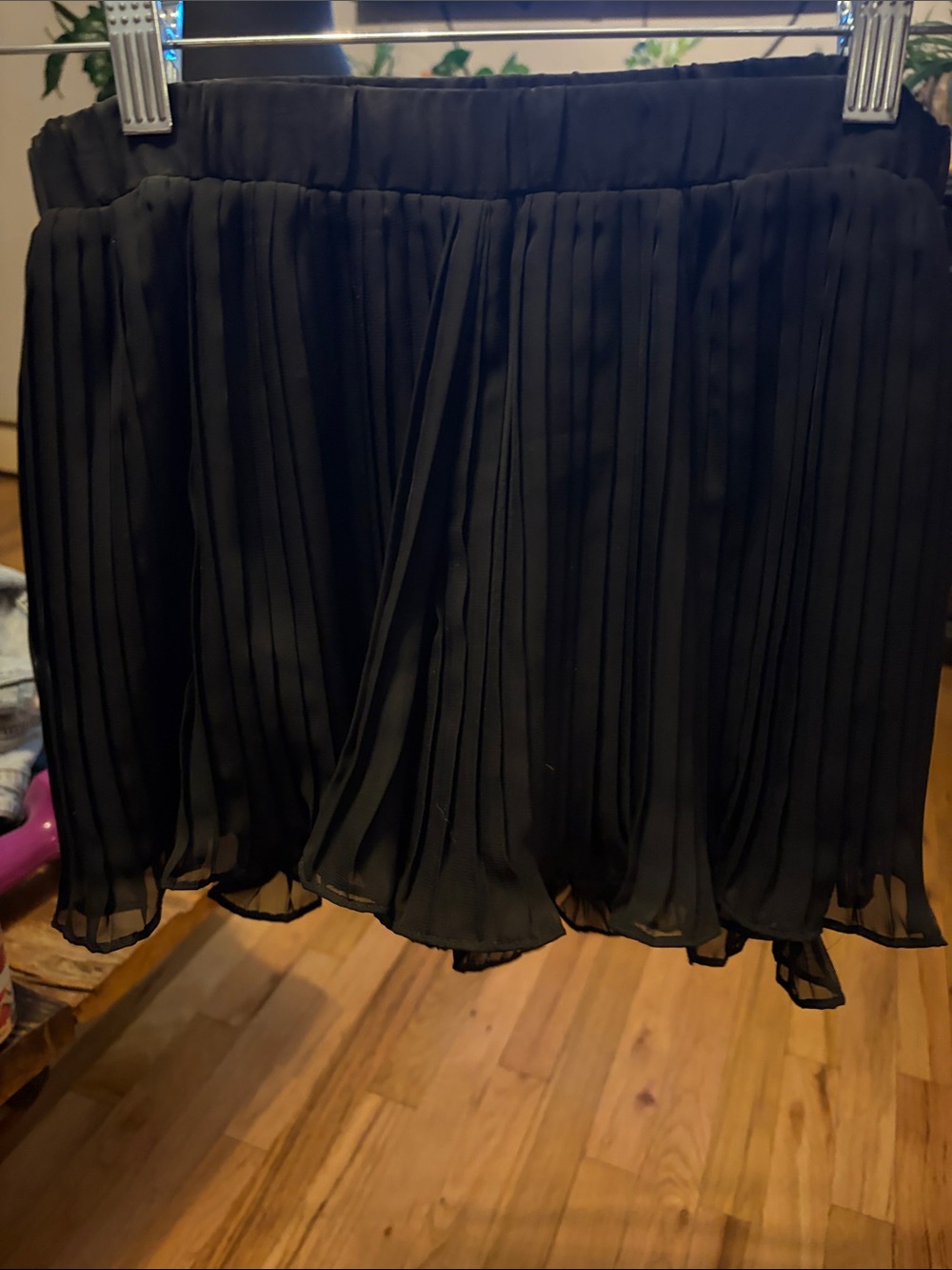 Romeo & Juliet Couture Black ruffle Pleated Chiffon shorts